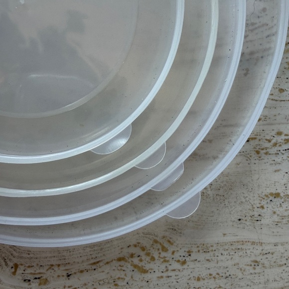 Vintage White Enamelware Nesting Bowls Set of 4 w Lids — Red/Orange/Blue Flowers - Picture 11 of 16